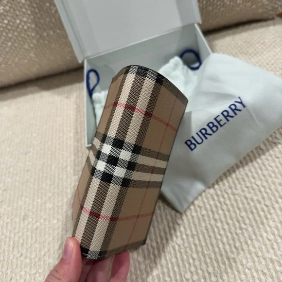 NWOT BURBERRY MED CHRCK BIFOLD WALLET - Picture 4 of 8